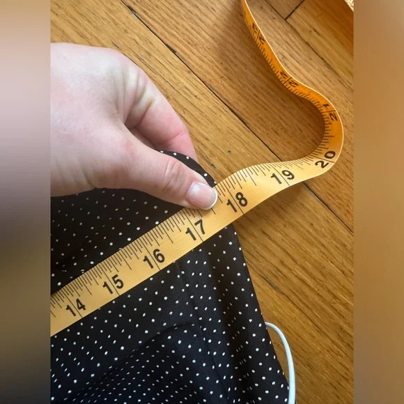 70s Vintage Fredrick’s of Hollywood Polkadot Dress with Puff Shoulders - Picture 6 of 7